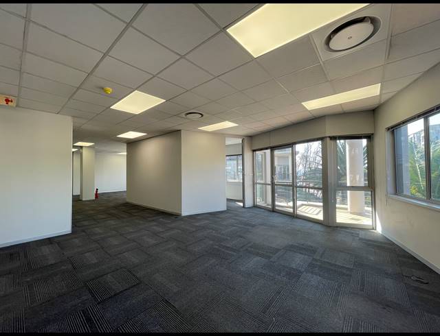 1,319M² OFFICE TO LET IN SANDTON CENTRAL